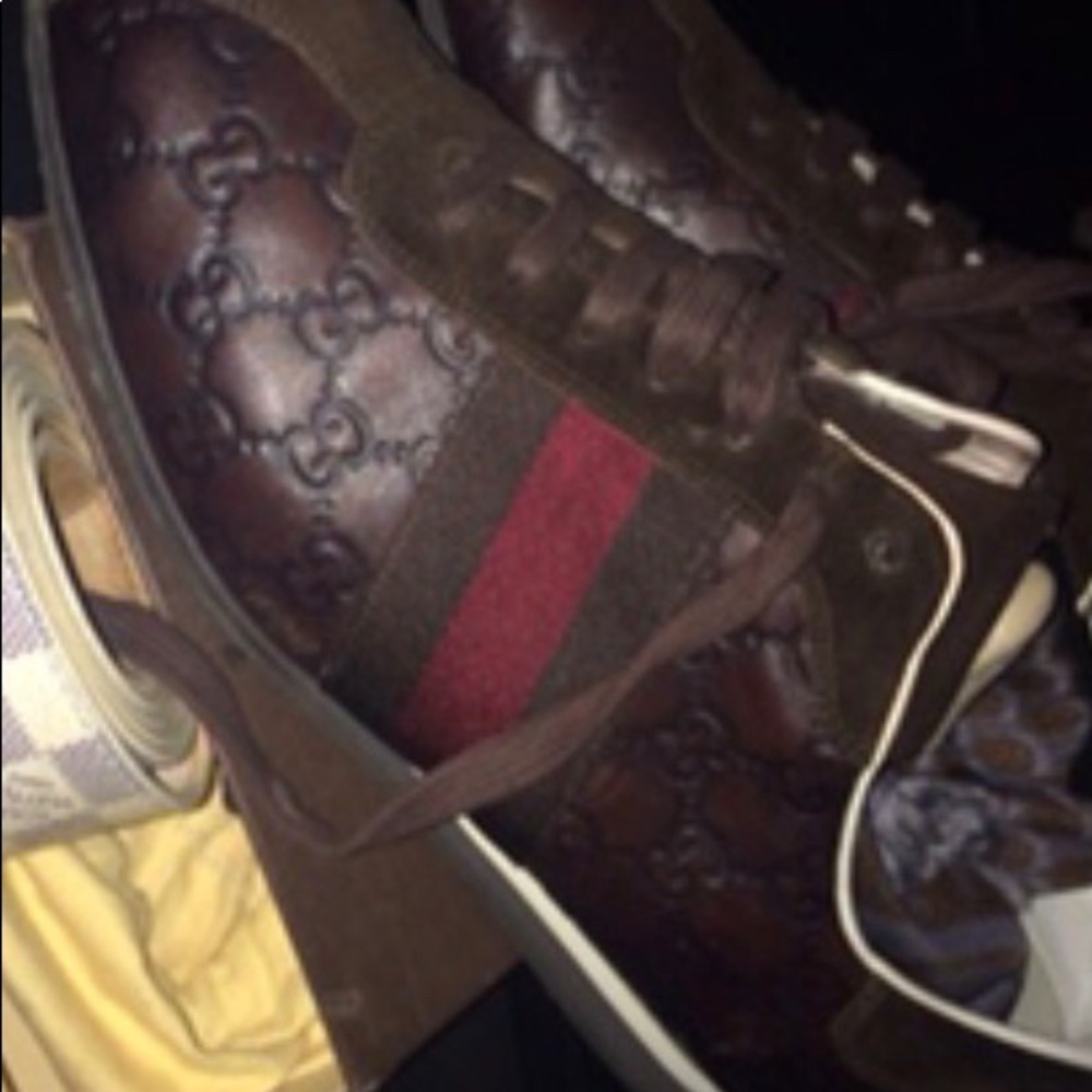 Gucci men shoes/n scarf